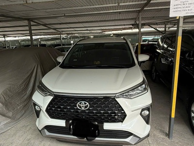 Cần bán Toyota Veloz Cross TOP bản full option- 565 triệu 1