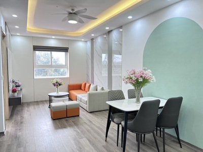 Bán hoặc cho thuê căn cc dt 70m2, nội thất đẹp lung linh đồng bộ. ban công đn hướng hồ cực mát. căn 0