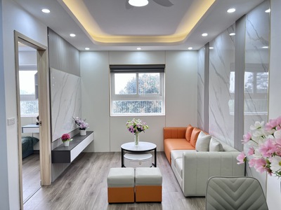 Bán hoặc cho thuê căn cc dt 70m2, nội thất đẹp lung linh đồng bộ. ban công đn hướng hồ cực mát. căn 1