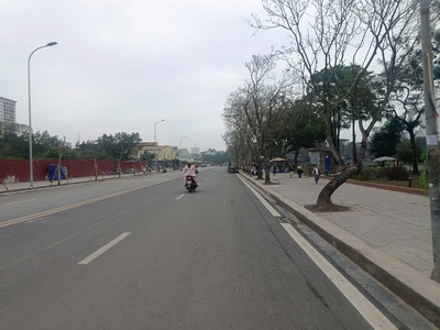 Tứ hiệp- thanh trì bán toà nhà  7 tầng- mt: 5m thang máy nhập- phân lô tứ hiệp - vỉa hè ô tô tránh 3