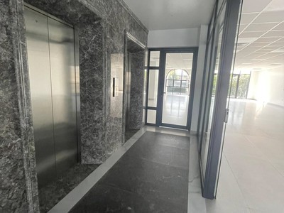 Cho thuê tầng 2, tầng 3 tòa nhà mặt phố Thống Nhất, TP Hải Dương, 300m2 1 sàn, vị trí đẹp 1