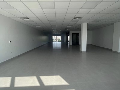 Cho thuê tầng 2, tầng 3 tòa nhà mặt phố Thống Nhất, TP Hải Dương, 300m2 1 sàn, vị trí đẹp 3
