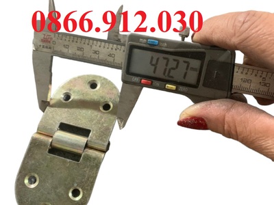 Bản lề lắp bàn bán trú học sinh 1