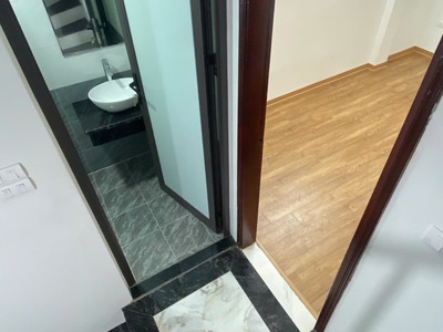 Cần bán nhà riêng Phố Tân Mai quận Hoàng Mai 25m x 5 tầng giá 4.5 tỷ, nhà đẹp, ngõ thông 2