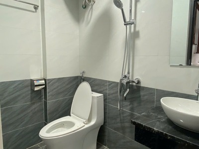 Cần bán nhà riêng Phố Tân Mai quận Hoàng Mai 25m x 5 tầng giá 4.5 tỷ, nhà đẹp, ngõ thông 4
