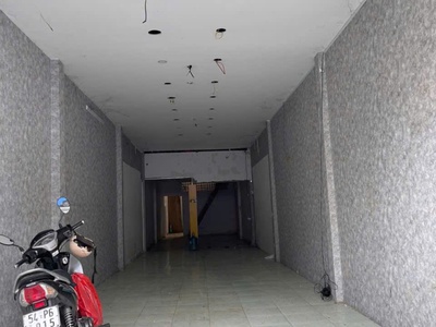 Cần bán gấp MT Hoàng Văn Thụ P.4 Quận Tân Bình. 2