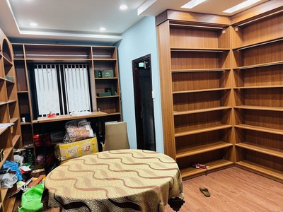 Mặt tiền 4 tầng kinh doanh đỉnh cao -gần vũ trường phương đông -đống đa - giá chỉ 12.9 tỷ . 3