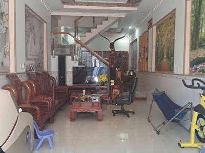 Bán nhà 3 tầng,p.dĩ an,đương nhựa 12m,giá hạt dẻ,gần trường thpt dĩ an 0