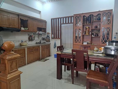 Bán nhà 3 tầng,p.dĩ an,đương nhựa 12m,giá hạt dẻ,gần trường thpt dĩ an 3