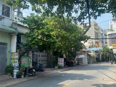 Bán nhà mặt tiền đường 339, dt: 6,3x30, phước long b, q9 0