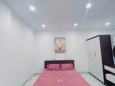 Bán siêu phẩm chdv đường láng, 94m2, lô góc,  thang máy, dòng tiền 1 tỷ/năm,  chỉ 18.8 tỷ 1