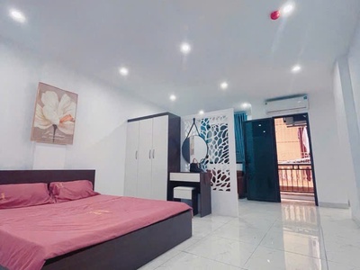 Bán siêu phẩm chdv đường láng, 94m2, lô góc,  thang máy, dòng tiền 1 tỷ/năm,  chỉ 18.8 tỷ 0
