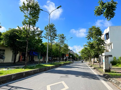 Bán lô nhà vườn mặt phố Nguyễn Cao, KĐT Tuệ Tĩnh, TP Hải Dương, 93.2m2, ngay ngã 4 3