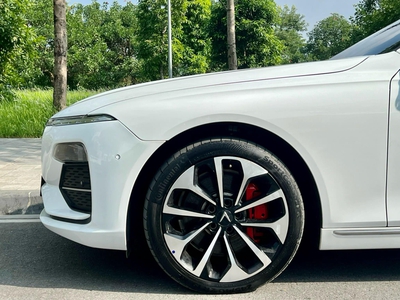 Bán xe Vinfast Lux A2.0 Premium 2022, màu trắng. 4