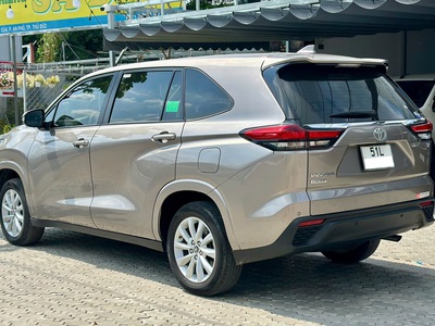 Bán xe Toyota innova Cross 2.0 CVT 2025 màu xám. 5
