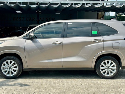Bán xe Toyota innova Cross 2.0 CVT 2025 màu xám. 6