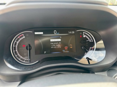 Bán xe Toyota innova Cross 2.0 CVT 2025 màu xám. 7
