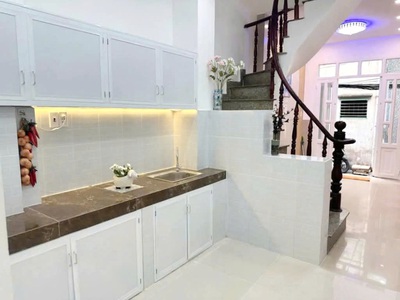 3.95 tỷ nhà mới gần chợ 3 lầu đúc, cách mt bông sao vài bước chân p5q8 2