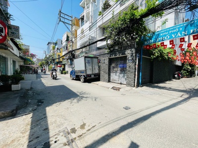 5.58 tỷ- bán nhà 3 tấm hxh sát mt nguyễn đình chính- ngang 7.5mx4.2- vị trí kinh doanh 1