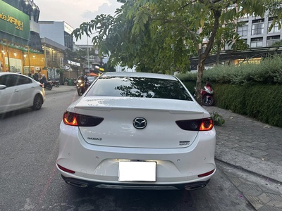 Bán xe Mazda 3 Luxury 2022, số tự động 1.5L, màu trắng. 1