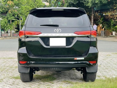 Bán xe Toyota Fortuner 2022 2.4G 4x2 AT dầu, màu đen. 1