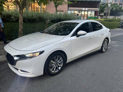 Bán xe Mazda 3 Luxury 2022, số tự động 1.5L, màu trắng. 2