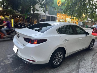 Bán xe Mazda 3 Luxury 2022, số tự động 1.5L, màu trắng. 3