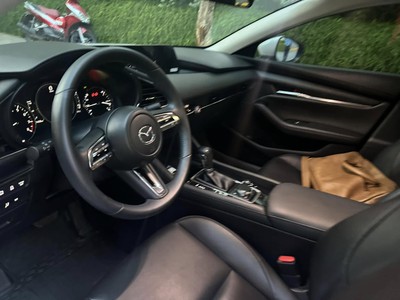 Bán xe Mazda 3 Luxury 2022, số tự động 1.5L, màu trắng. 9