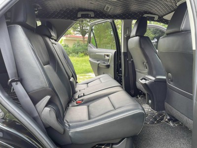 Bán xe Toyota Fortuner 2022 2.4G 4x2 AT dầu, màu đen. 7
