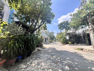 Bán nhà mặt phố thủ đức 84m2, 5.8 tỷ, 3pn, sổ hồng 3