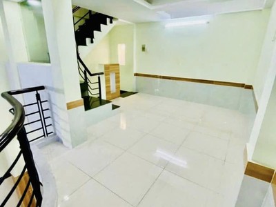 Mt giá hạt dẻ - gần aeon mall - 3 tầng - ngang 4.6 nở hậu nhỉnh 6 đồng 2