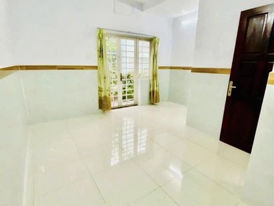 Mt giá hạt dẻ - gần aeon mall - 3 tầng - ngang 4.6 nở hậu nhỉnh 6 đồng 3