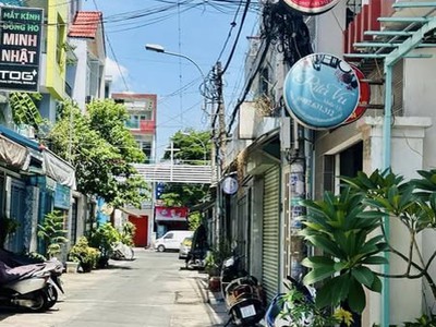 Mt giá hạt dẻ - gần aeon mall - 3 tầng - ngang 4.6 nở hậu nhỉnh 6 đồng 4