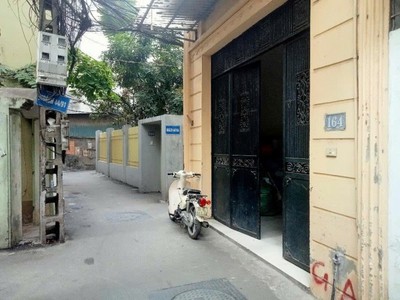 Ccmn 10 phòng trần thái tông, dịch vọng hậu, ngõ thông, sát phố 52m 10.5  tỷ 0