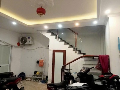 Ccmn 10 phòng trần thái tông, dịch vọng hậu, ngõ thông, sát phố 52m 10.5  tỷ 1