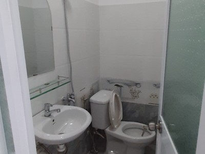Cho thuê nhà  nguyên căn, có ban công 4