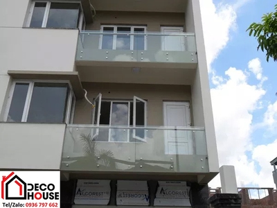 So sánh lan can kính mặt tiền và lan can sắt: Đâu là lựa chọn tốt hơn 0