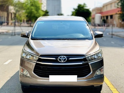 Bán xe Toyota innova 2.0E 2019, số sàn, màu đồng. 0
