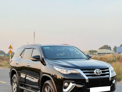 Bán xe Toyota Fortuner 2018 2.7V 4x2 AT xăng, màu đen. 1