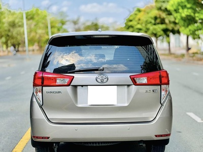 Bán xe Toyota innova 2.0E 2019, số sàn, màu đồng. 1