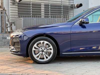 Bán xe Vinfast Lux A2.0 Turbo nâng cao 2022, màu xanh. 5