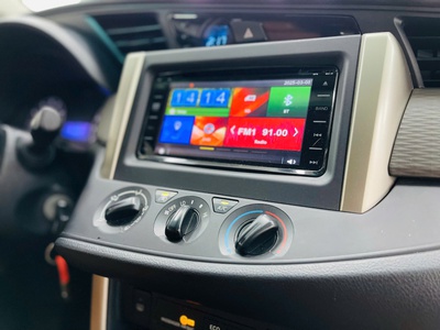 Bán xe Toyota innova 2.0E 2019, số sàn, màu đồng. 14