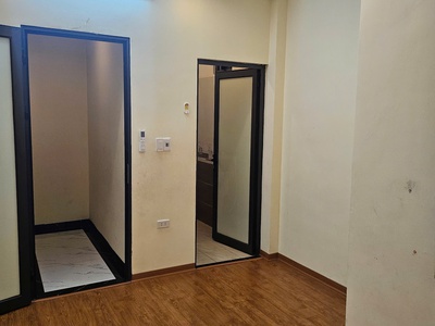 Cho thuê nhà làm vp, kd, ở gđ, nhóm phố thanh lân  1 nhà ra phố  5 tầng, 45m2, 12 triệu 3