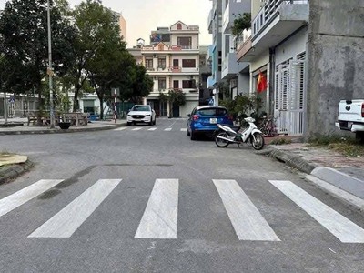 Cần bán gấp lô 76.25 đường nhánh Nguyễn Văn Linh kđt Vạn Phúc 2