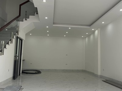 Bán Nhà 2.5 Tầng Moong Y Tế Hà Lầm. DT:83m2,MT:4.5m Oto Đỗ Cửa 1