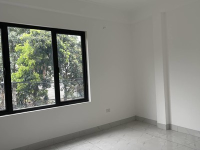 Bán Nhà 2.5 Tầng Moong Y Tế Hà Lầm. DT:83m2,MT:4.5m Oto Đỗ Cửa 2