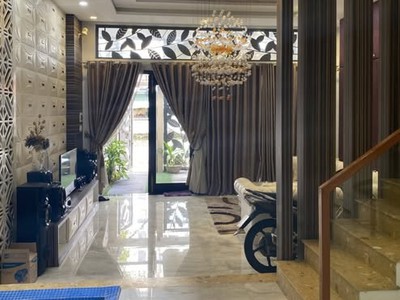 Lô góc 5 tầng ,dòng tiền 70 triệu tháng -đường 10,5m huỳnh tấn phát -hòa cường -giá chỉ 13,9 tỷ . 2