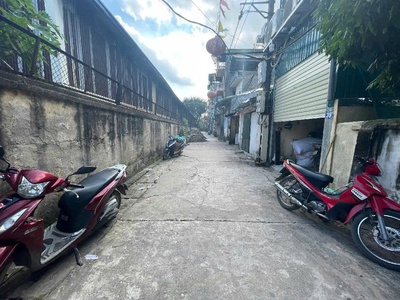 Sốc hiếm- bàn nhà nguyễn văn cừ-long biên--99m- giá nhỉnh 8t 1