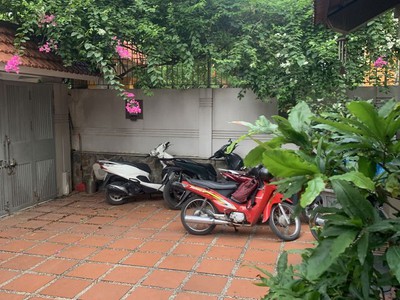 Cần tiền bán gấp biệt thự pháp vân, 358m2, mặt phố, giá bán khoảng 150 triệu/m2 2