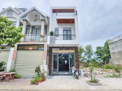 Nhà 2 tầng trong khu tái định cư Tân Hiệp 0